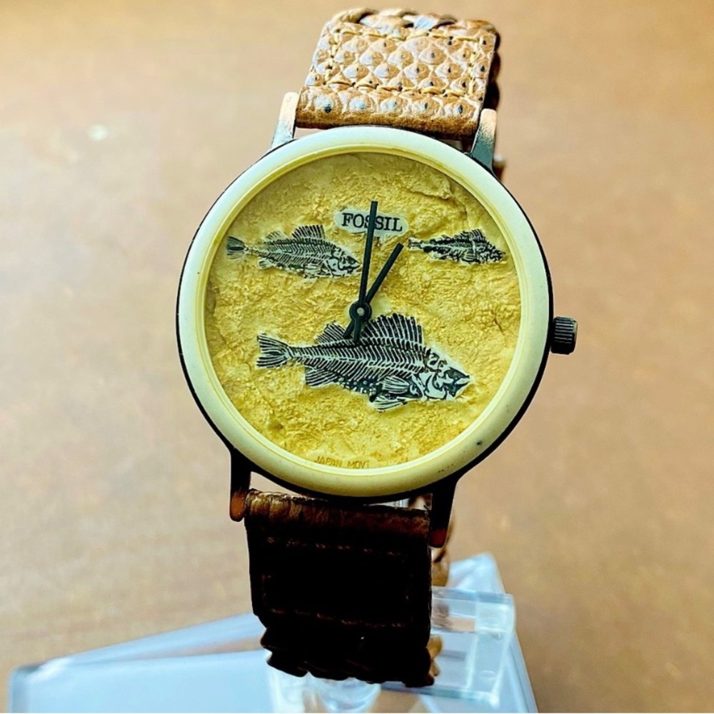 1995 FOSSIL FISH FOSSIL STONE WATCH BW-6712